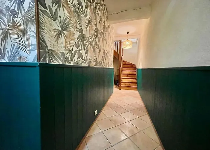 Apartment La Traverse - Au Pied De La Cite Medievale - Clim Et Terrasse