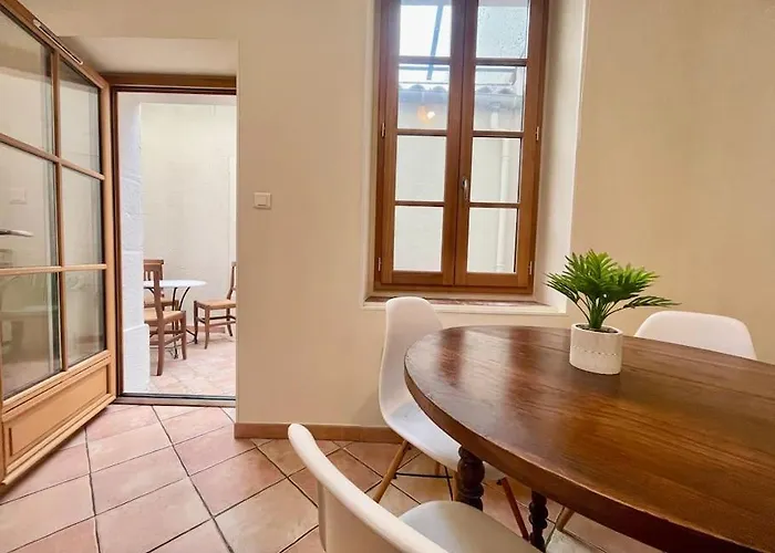 Apartment La Traverse - Au Pied De La Cite Medievale - Clim Et Terrasse